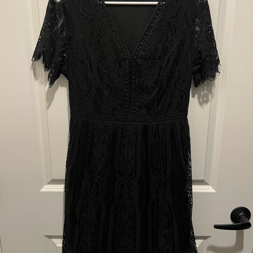 Elegant Black Lace Midi Dress